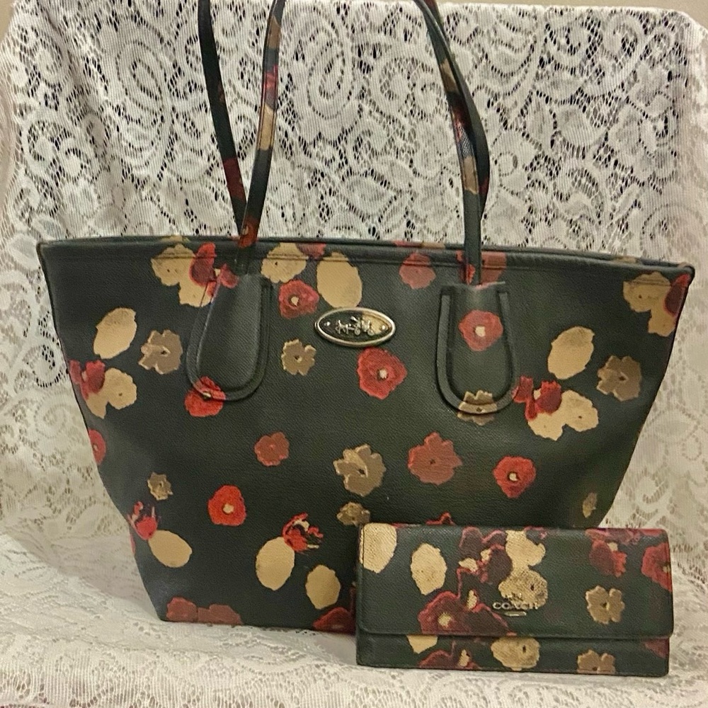 Coach- Taxi Zip Floral -Black Tote with Matching Wallet